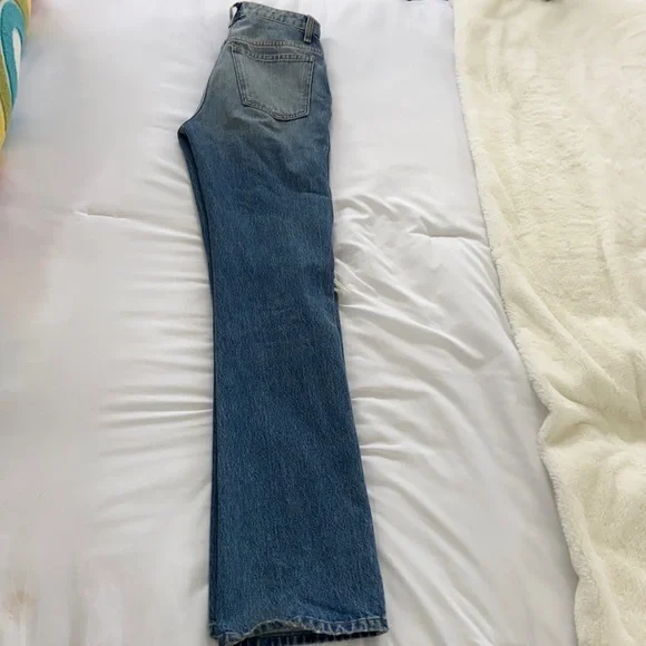 KHAITE Danielle Jeans Portland size 25 like new
Made in USA super high rise ⭐️ - Picture 7 of 13